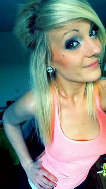 Brunette teen Andi Land